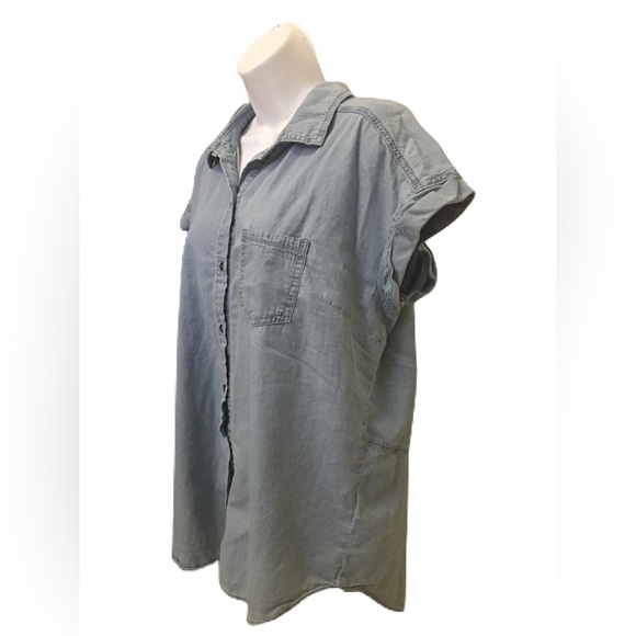 Signature Studio Large Button Down Denim Top - Picture 2 of 4